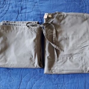 Xsm women scrubs set :)
